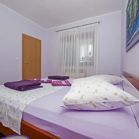 Apartman Karmen *