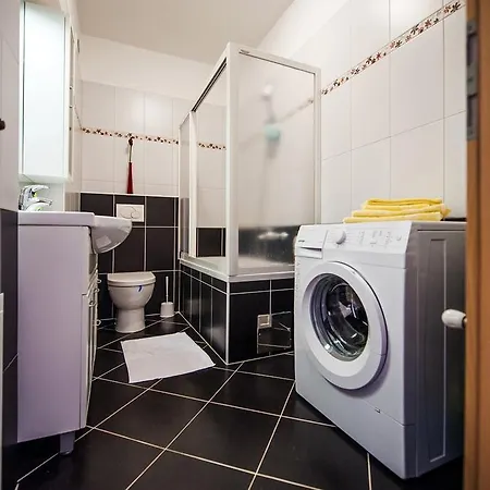 Apartman Karmen *