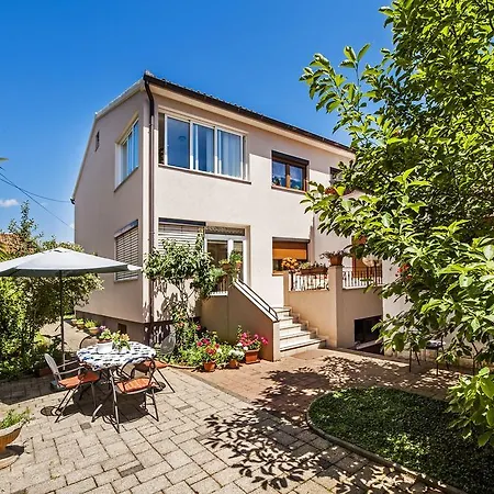 Apartman Karmen